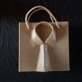 Sac à main en carton