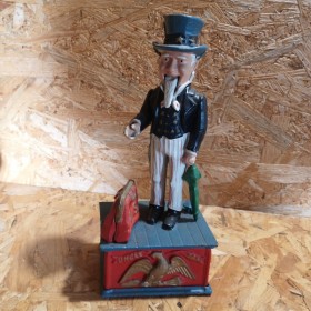 Tirelire Mécanique en Fonte...